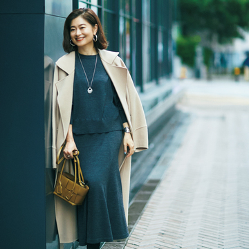 マーメードラインのニットアップですっきり見えコーデ【おしゃれエディターのロングスカート着こなし術】