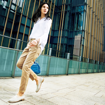 スタイリスト・池田奈加子流　ヨーロッパ流の女らしさを表現した“大人のチノパンツ着こなし術”