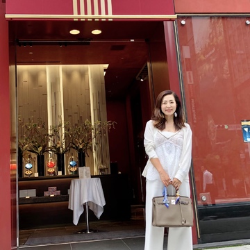 全身ホワイトコーデで銀座ランチ♪