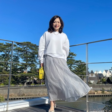 E by éclat「カーヴィースリーブスウェット」＆「タックギャザーシアースカート」で着回し春style♩