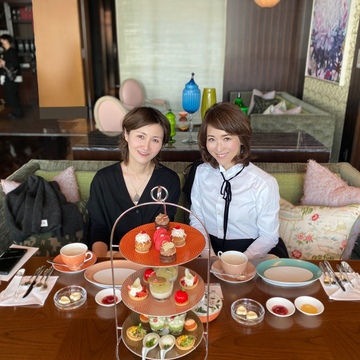 マンダリン オリエンタル東京 「苺のアフタヌーンティー」へ