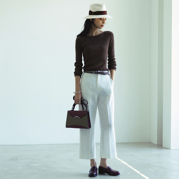 バッグは「きれいめ」、靴はフラットで「ハズす」　TOKYOベーシックスタイル