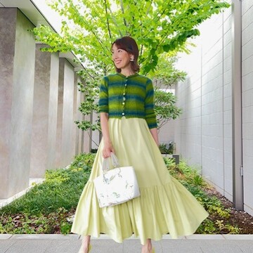 【エクラ 華組SNAP】アラフィーのおしゃれ上手は「華やかカラー上手」①