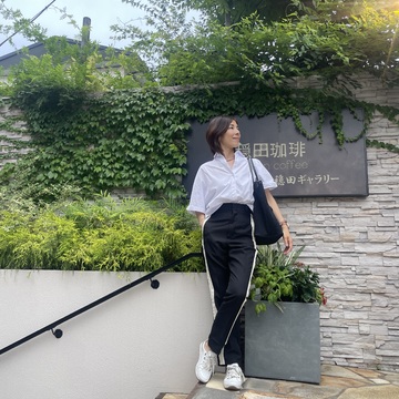 サイドラインパンツで表参道穴場カフェへ