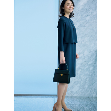 TPPOに合ったきちんと感も着映えも簡単に。母らしく装う日の「ネイビー服」　3選