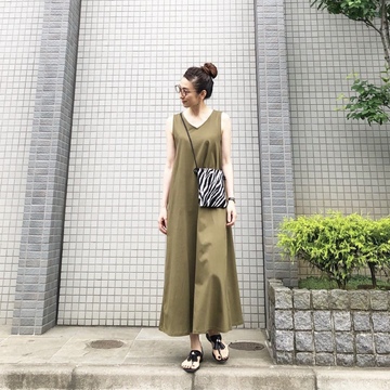 UNIQLOマーセライズワンピ❤︎私はカーキで。