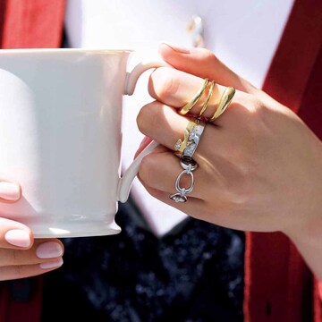 大人のリングはゴールドとシルバーを重ねて表情豊かに【日常を照らす「ステディリング」】