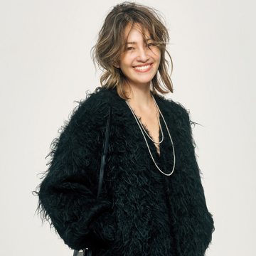 【50代のおしゃれ基本ルール】メリハリコーデで細見え！Iラインスカート×ボリュームニット