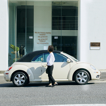 車選びは見た目重視！「ニュービートル」で買い物や温泉へ【おしゃれなあの人の愛車】