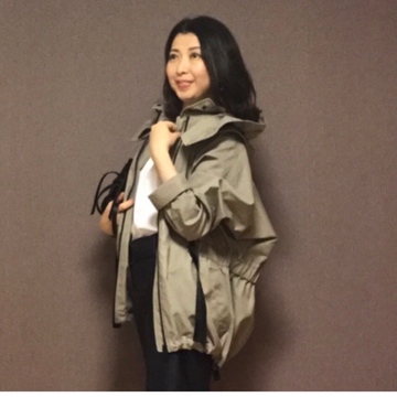 春の装いは〈ZARA〉のアウターから