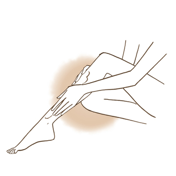 【50代 “清潔感のある脚”を目指す】ボディクリームやマッサージですねをツヤピカに