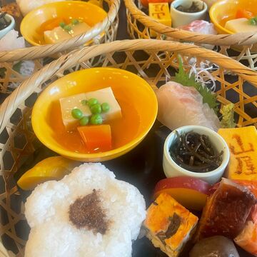 【小江戸川越】春の料亭ランチ&氷川神社で縁結び参拝