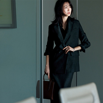 【品格ジャケット】センス高まる「ファビアナフィリッピ」のビジネスジャケット