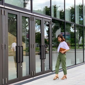 ホワイト✖️ブラックロゴＴシャツコーデ①