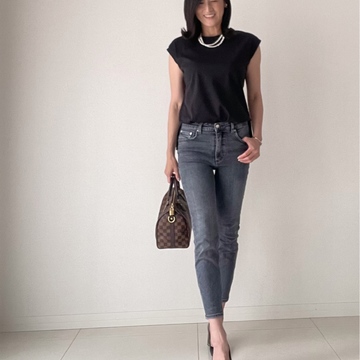 パールをプラスしてデニムスタイルを格上げ