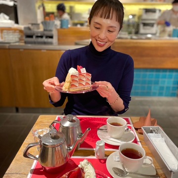 表参道が1/15から3/15まで「いちごさんどう」になっています