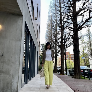 最旬カラーのイエローコーデ