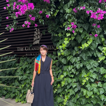 スカーフをターバン風にアレンジ