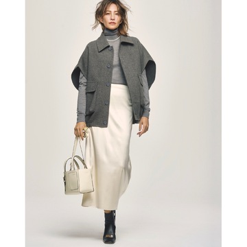 ゆったりフォルムのコートとスマートなIラインスカートで今どきなメリハリを作る。最低気温5℃｜12/3(日)【50代の毎日コーデ】