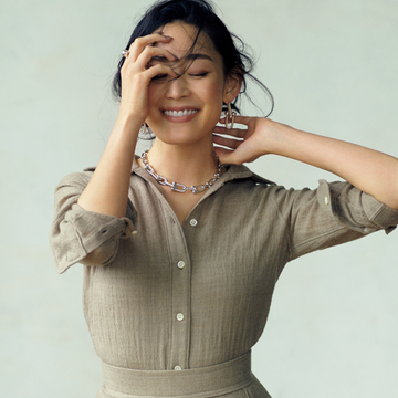 ティファ二ーのシルバーアクセで、都会的な女性へ【大人が頼れるジュエリー】