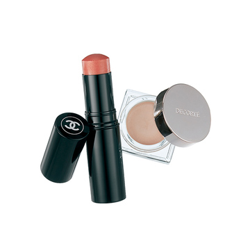 オンラインでも肌調子上々！大人の肌を画面映えさせるメイクテクニック