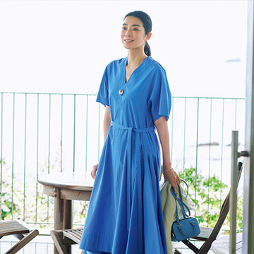 澄み渡る美しい色合い。「青空色のワンピース」で気持ち晴れやかに！