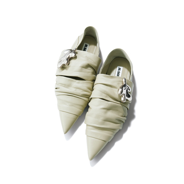 【50代向け】2022年春夏のトレンド靴（スニーカー・ローファー・パンプス・サンダルなど）photo gallery