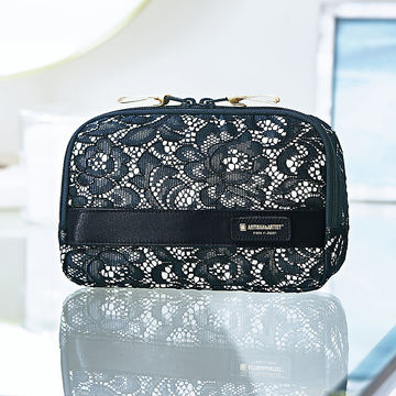 大好評につき復刻！「アルティザン・アンド・アーティスト」の才色兼備なコスメポーチ