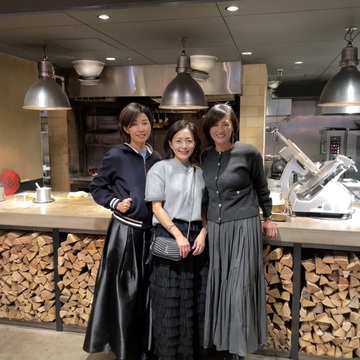 グレーコーデで華組横浜ランチ