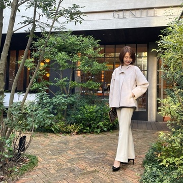 コーデしやすいホワイトパンツ