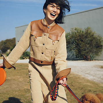 リラックスムードとエレガンスが融合した「エルメス」のアクティブスタイル【板谷由夏 エルメスと描く、軽やかなエレガンス】