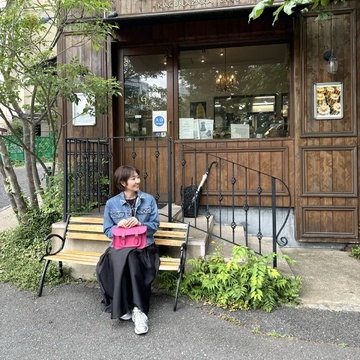 ピンクのバッグを持って、心躍る神楽坂の隠れ家和フレンチ『HASABON』へ