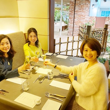 嬉しいご縁がつながるランチ会は「BESTなベージュ」コーデで