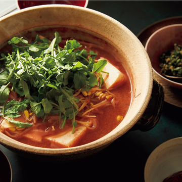 【ウーウェンさんの絶品鍋】独特の香りとうま味を楽しむ「腐乳鍋」