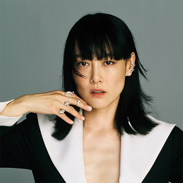 【シャネル】コメット コレクションのジュエリーで大胆さと神秘性をもつ女性を表現