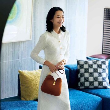 ドレスシーンにも活躍！大人の余裕を醸す「セリーヌ」のショルダーバッグ