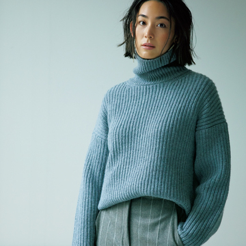 【細見えボリュームニット2】首もとのデザインはVネックとタートルを選んで細見え！