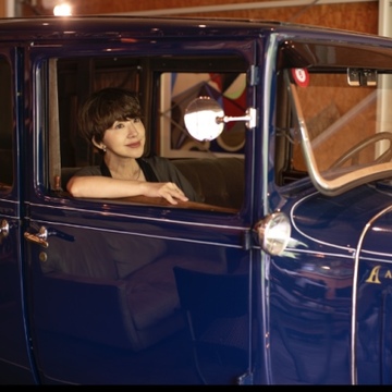 大人の秘密基地、映画のシーンのようなガレージがあるホテル✨