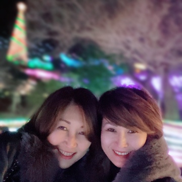 ルンルン気分で光の藤を見に♪