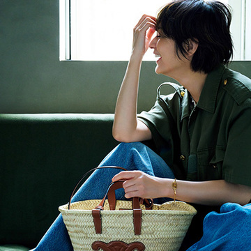 「セリーヌ」のかごバッグはレザーのトリオンフでデニムスタイルを格上げ！【富岡佳子のリュクスなかごバッグ】