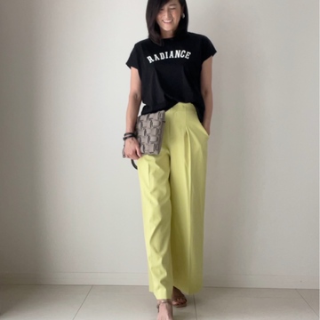 ブラック×イエローで夏コーデ