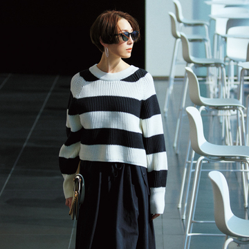 【やや辛口な黒スカートコーデ】ミリタリーなデザインを黒のリネンで大人っぽくモダンに