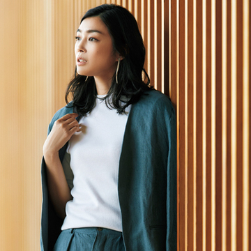 AURALEE、HYKE etc. きれいと噂のものだけ集めた“大人仕様の白Tシャツ”