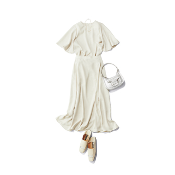 上品なライトベージュのセットアップで友人とのランチへ。気温23℃｜5/7(日)【50代の毎日コーデ】