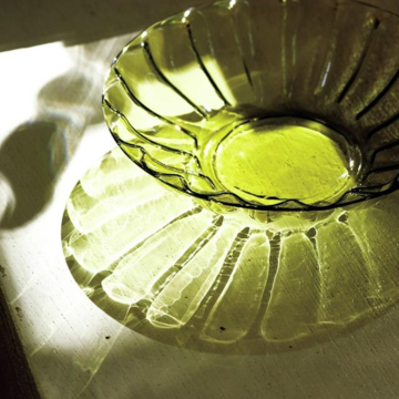 【心ときめくガラスを探して】京都、北欧、そして南砺へ。光と影を操る鈴木玄太さんのガラス