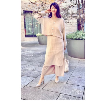 プチプラベージュニットのセットアップ