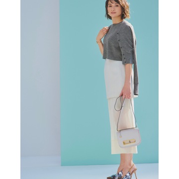 ショート丈のツインニット×Iラインスカートで通勤コーデも最旬バランスに更新！最低気温17℃｜5/2(金)【50代の毎日コーデ】