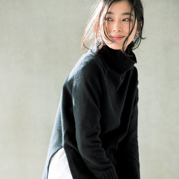 万能な黒ニットこそ"更新感"が大切！洗練見えする一枚　五選