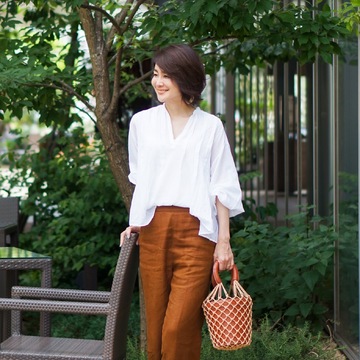 木漏れ日の中で読書