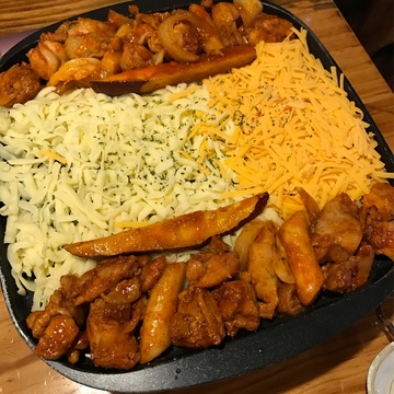 新大久保で大流行のチーズタッカルビ☆